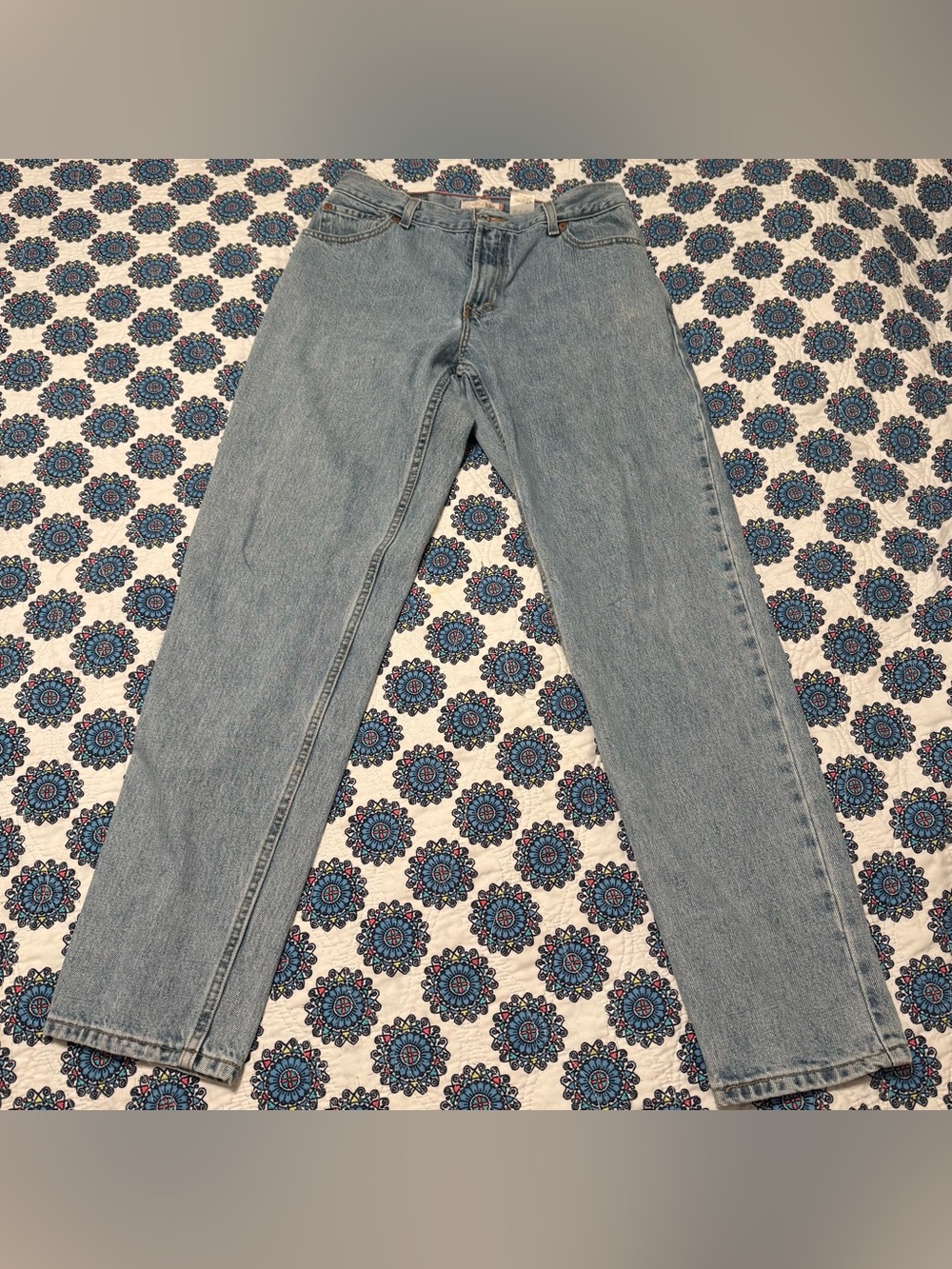 Levi's Light Blue Straight-Leg Women's Jeans 550 Relaxed Fit